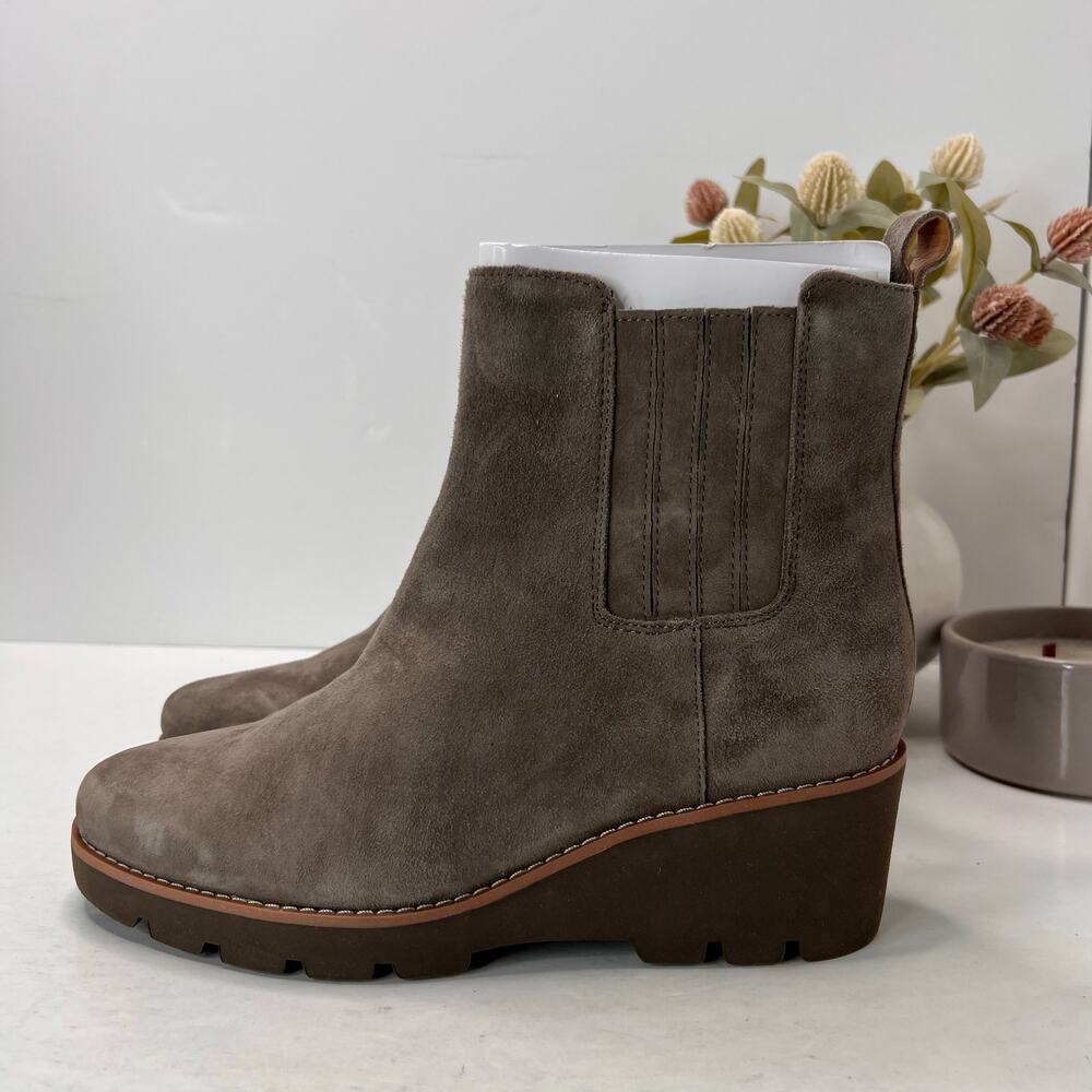 Vionic Aria Waterproof Suede Wedge Ankle Booties Taupe/Gray Women's 9M NWOB